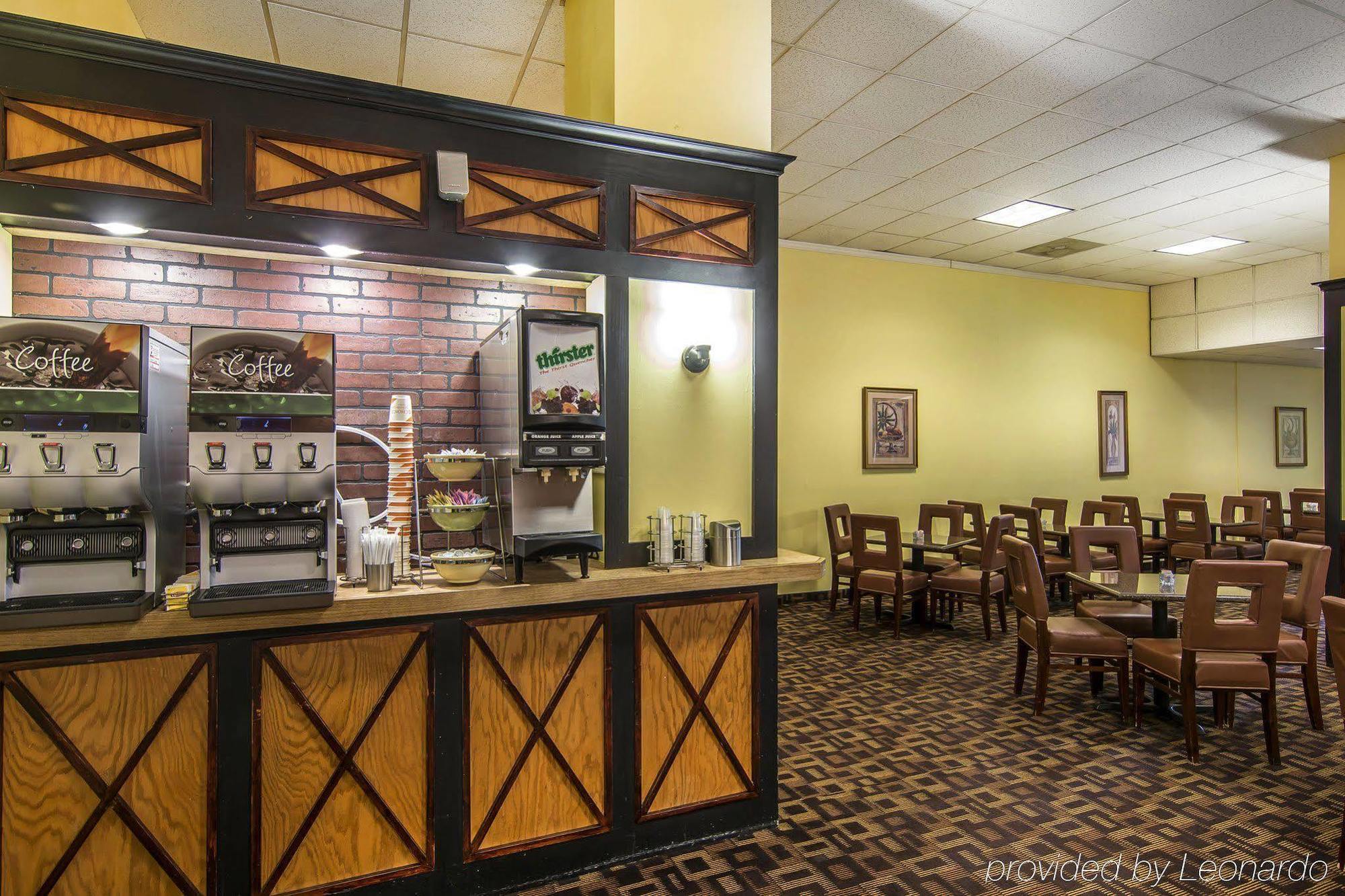 Quality Inn And Suites Conference Center Richmond Extérieur photo