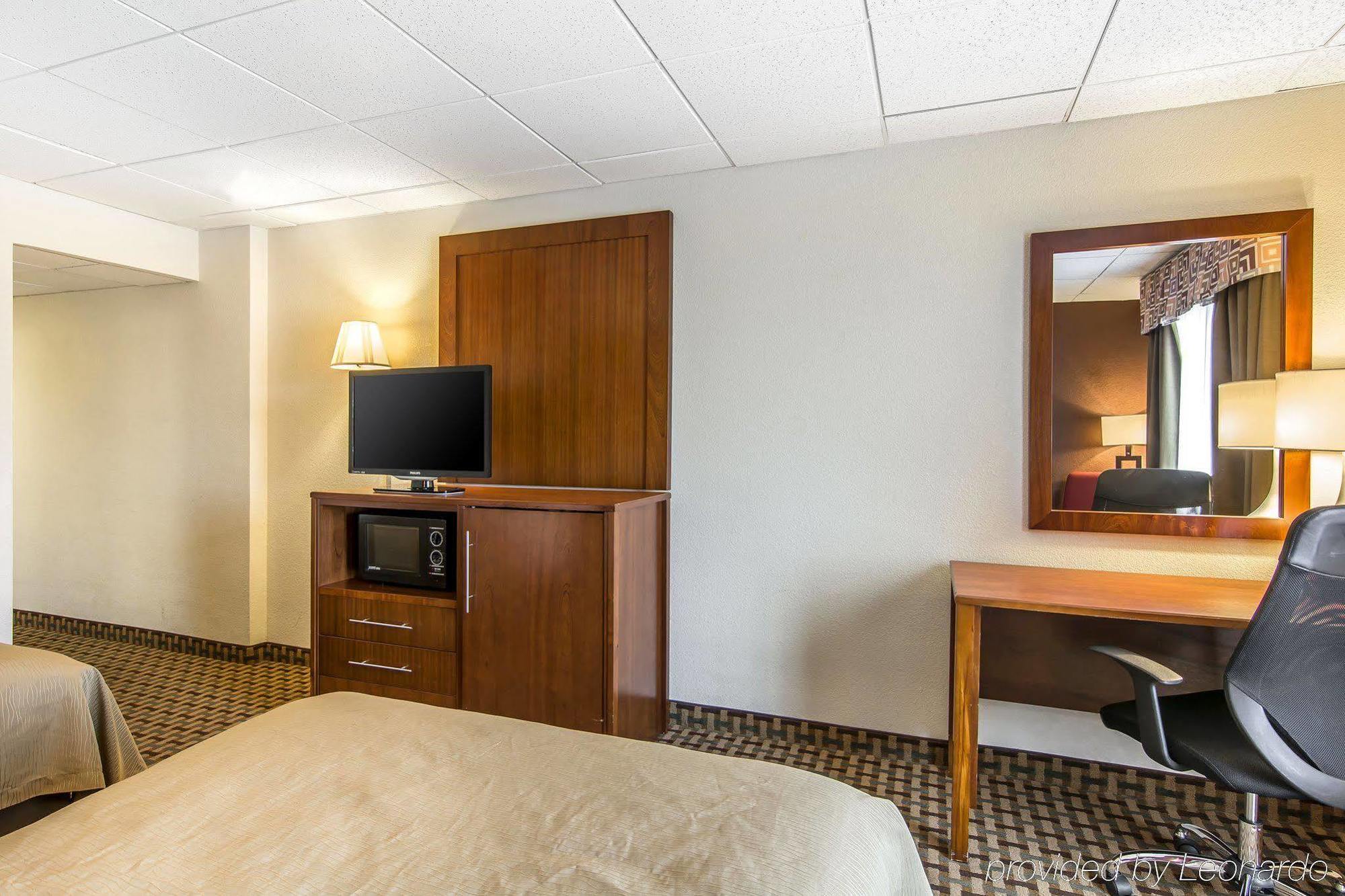 Quality Inn And Suites Conference Center Richmond Extérieur photo
