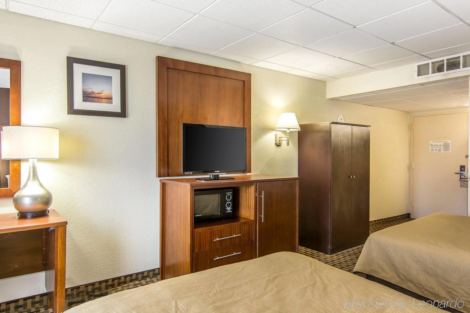 Quality Inn And Suites Conference Center Richmond Extérieur photo