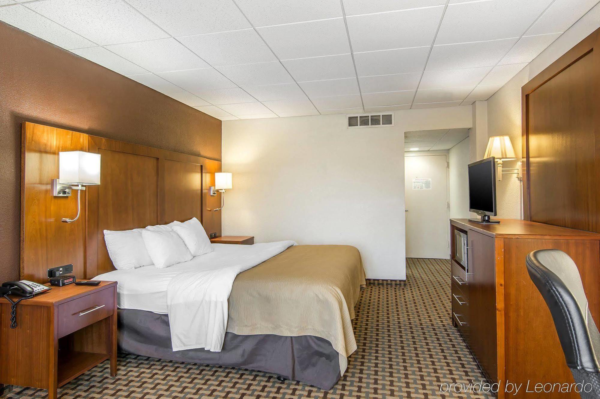 Quality Inn And Suites Conference Center Richmond Extérieur photo